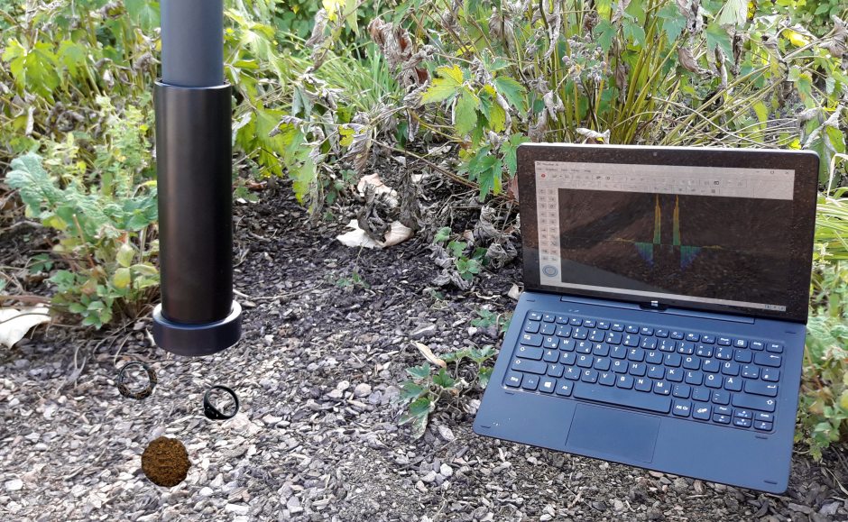 OKM Fusion avec bobine dâ€™exploration SRIS La bobine dâ€™exploration SRIS et accrochÃ©e en bas de lâ€™OKM Fusion. Elle peut Ãªtre utilisÃ©e comme pin pointer pour les petites cibles peu profondes.